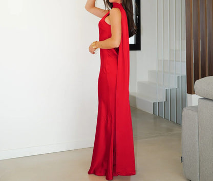 Elégance Asymétrique – Robe Longue Satinée